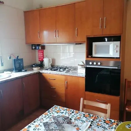 Casa T3 / Aldeia Classificada Gondarem E Midoes *