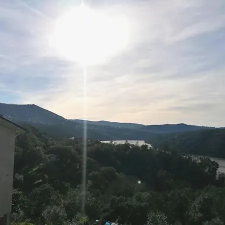 Casa T3 / Aldeia Classificada Gondarem E Midoes Hébergement de vacances Castelo de Paiva