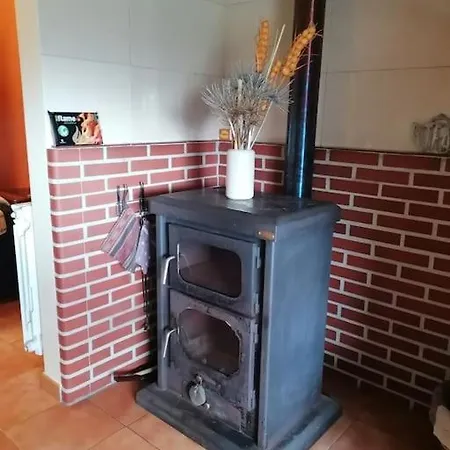 Casa T3 / Aldeia Classificada Gondarem E Midoes Castelo de Paiva